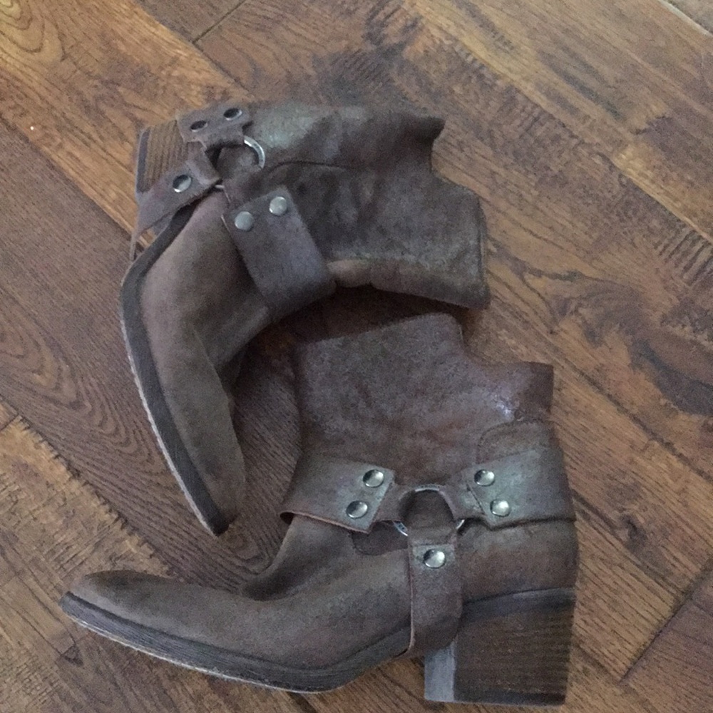 Donald J. Pliner “Dasher” boot size 7